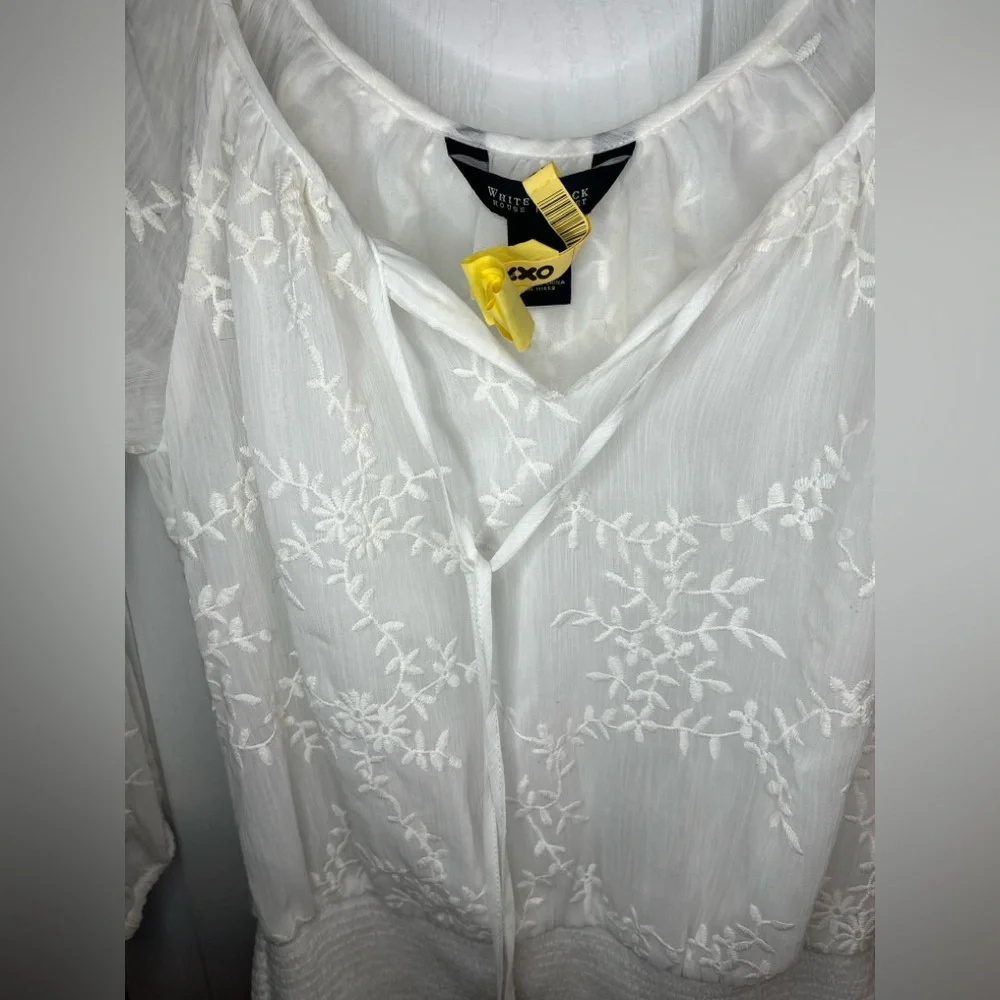 Elegant White Lace Women's Top - Picture 3 of 8